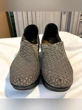 *NWOT* Bernie Mev Woven Comfort Shoes - Gem Bronze - Women’s Size 8.5 to 9